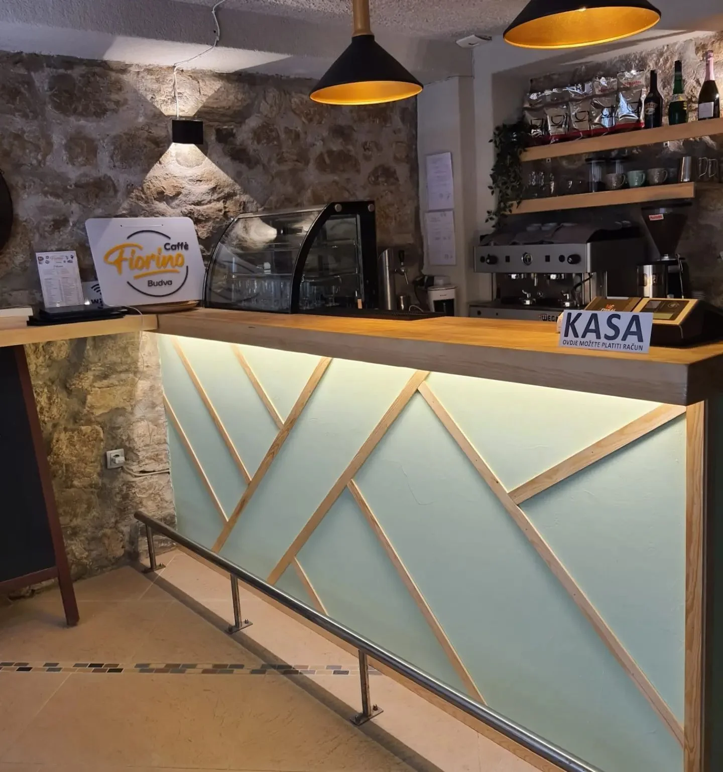 Галерея Caffe Fiorino Budva
